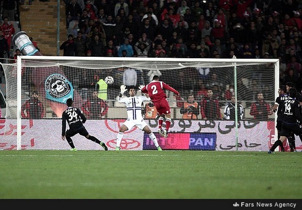 تصویری جالب ازگل دوم پرسپولیس