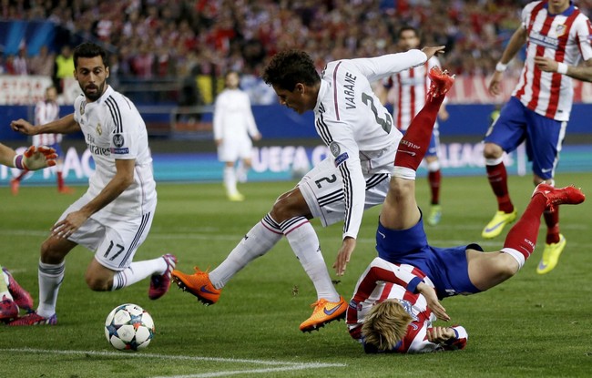 خطر حذف زیرگوش رئال(عکس)