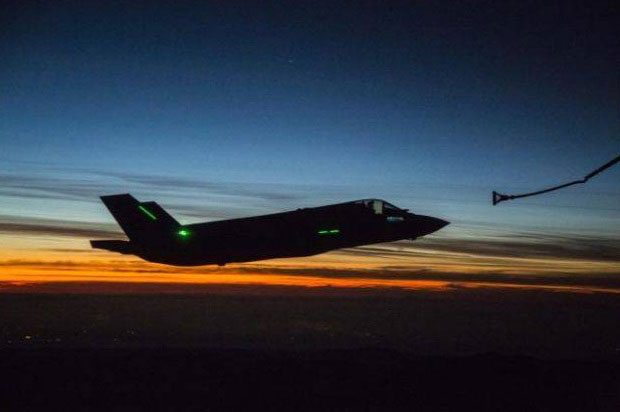 پمپبنزینی در آسمان پمپبنزینی در آسمان