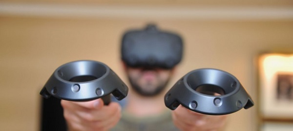 رونمایی از نسل جدید هدست واقعیت مجازی اچتیسی رونمایی از نسل جدید هدست واقعیت مجازی اچتیسی