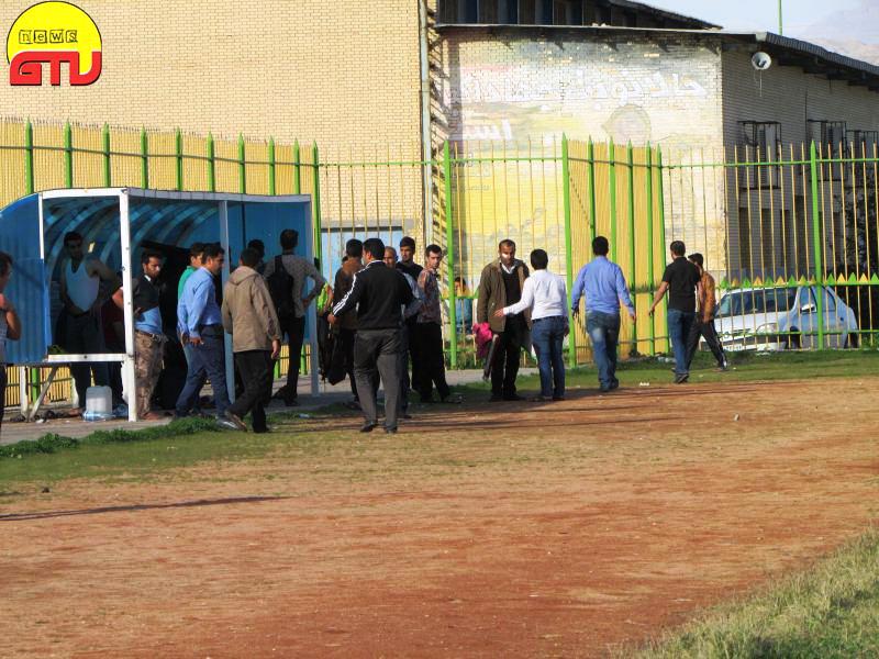 شلیک گلوله نیروی انتظامی در مسابقه فوتبال(+عکس)