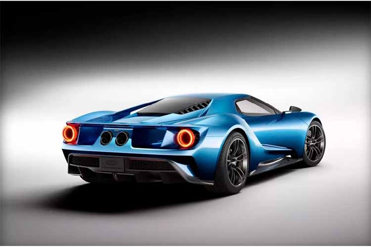 نگاهی به چشم انداز صنعت خودرو در سال ۲۰۱۶ نگاهی به چشم انداز صنعت خودرو در سال ۲۰۱۶