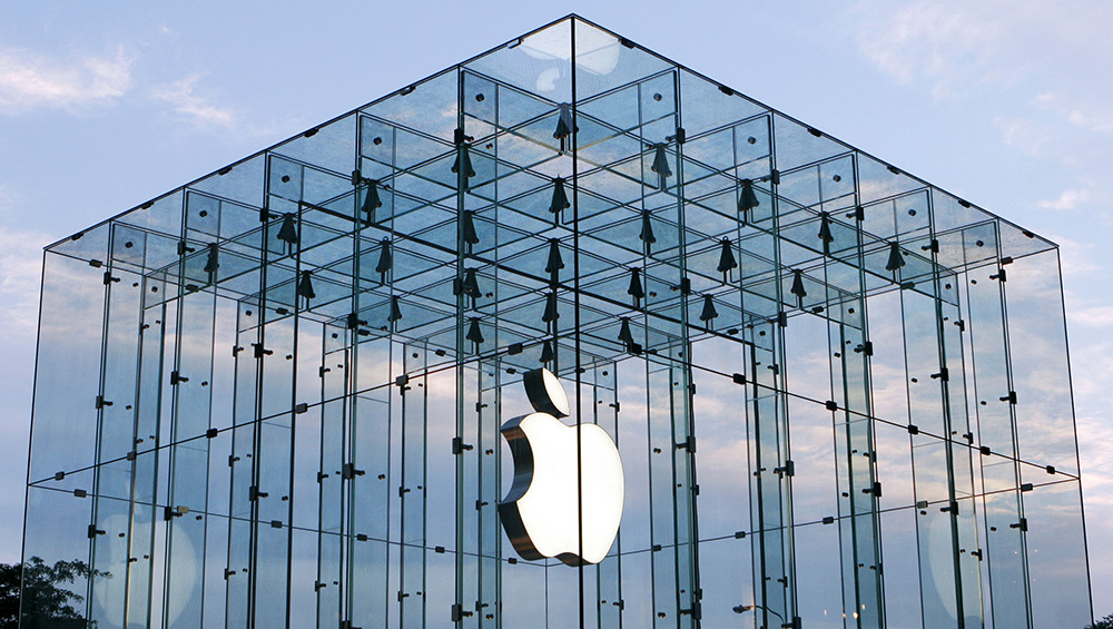 رشد خرید آیفون باز هم کند شد