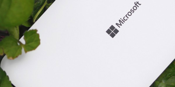 لو رفتن تصادفی گوشی Lumia Phone X لو رفتن تصادفی گوشی Lumia Phone X