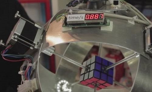 رباتی که رکورد مکعب روبیک را شکست (+عکس)