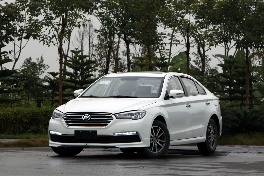 آغاز فروش خودرو لوکس لیفان (+عکس)