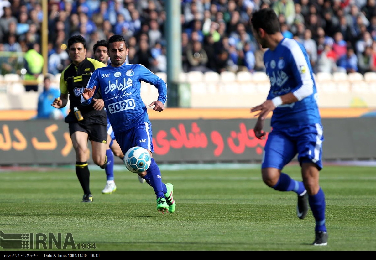 استقلال 2 - 1 گسترش فولاد / بازگشت به صدر با تماشاگران و دستان رحمتی(+جدول/عکس)