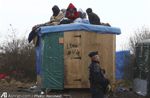 لب دوزی 6 پناهجوی ایرانی در اعتراض به جمع کردن اردوگاه جنگل در فرانسه (+عکس)