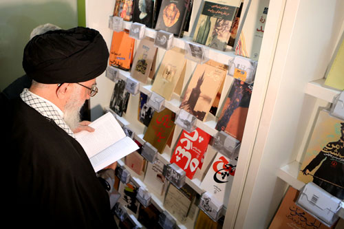 روایتی از متن و حاشیه‌ بازدید رهبر انقلاب از نمایشگاه کتاب