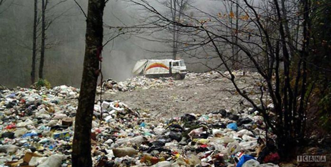 منطقه جنگلی سراوان رشت؛ گورستان زبالهها منطقه جنگلی سراوان رشت؛ گورستان زبالهها