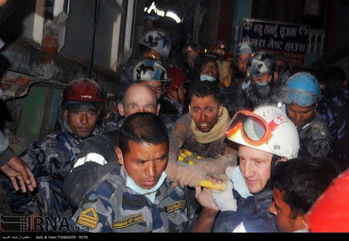 نجات یک نفر پس از 82 ساعت در نپال (+عکس)