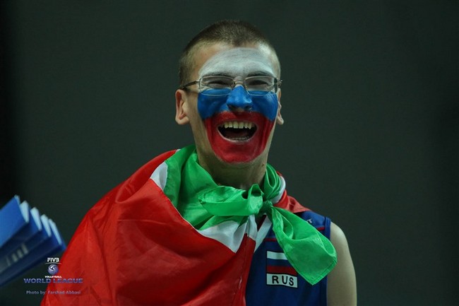 تماشاگران ایرانی و روس در سالن برگزاری مسابقه (گزارش تصویری)