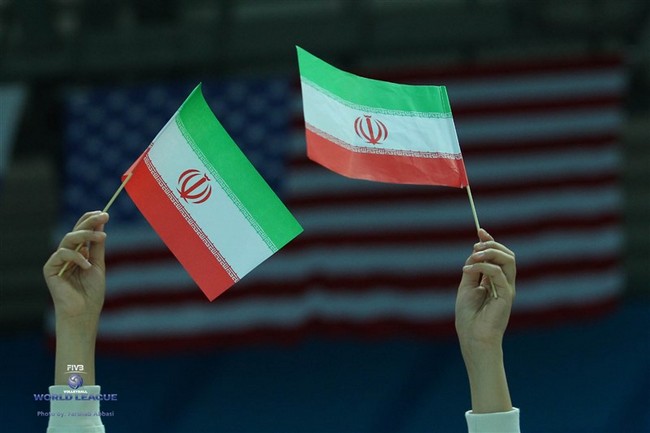 تماشاگران ایرانی و روس در سالن برگزاری مسابقه (گزارش تصویری)