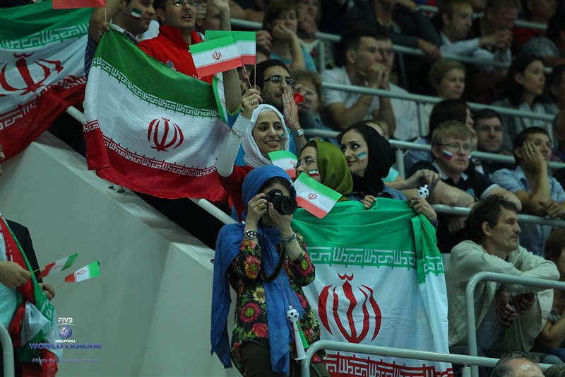 تماشاگران ایرانی و روس در سالن برگزاری مسابقه (گزارش تصویری)