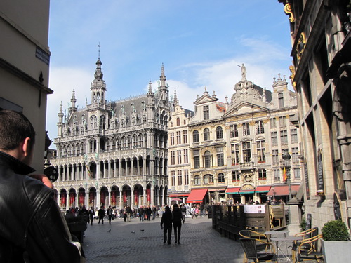 سوغات فرنگ(34): ماجرای من و همسایه ضد ایرانی ام در بروکسل سوغات فرنگ(34): ماجرای من و همسایه ضد ایرانی ام در بروکسل