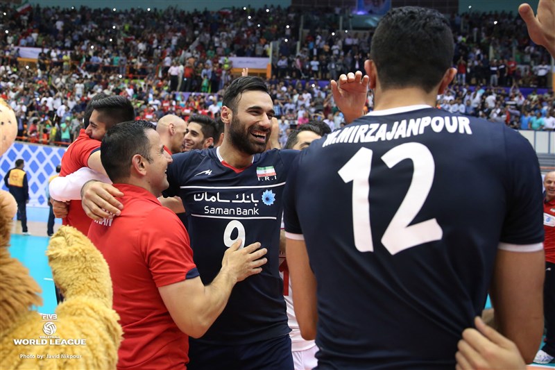 شادی عجیب و بامزه شیربچه های تیم ملی(عکس)