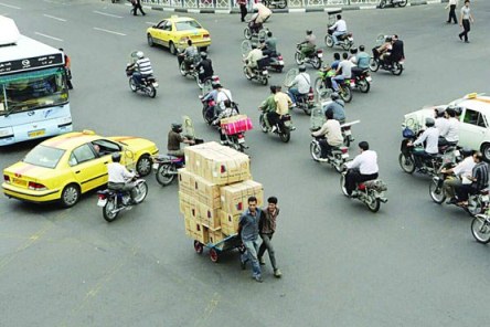 طول خودروهای تهران تهران11 هزار کیلومتر و موتور سیکلت ها 5 هزار کیلومتر است/تردد 3 برایری خودرو در تهران/ آلودگی محیطی 8 برابری موتور سیکلت نسبت به خودرو ها و........