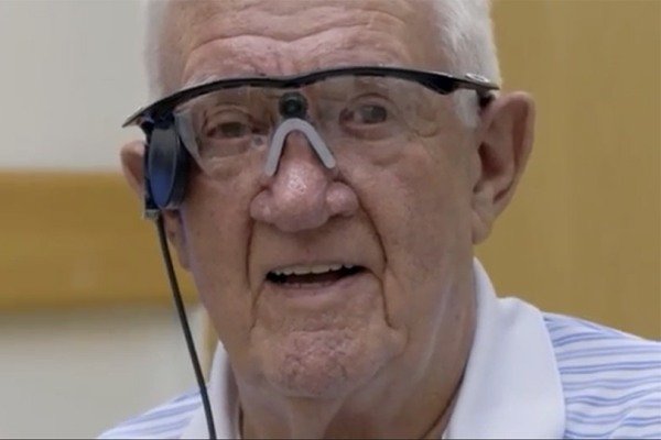 بازگشت بینایی یک مرد انگلیسی با پیوند چشم بیونیک بازگشت بینایی یک مرد انگلیسی با پیوند چشم بیونیک