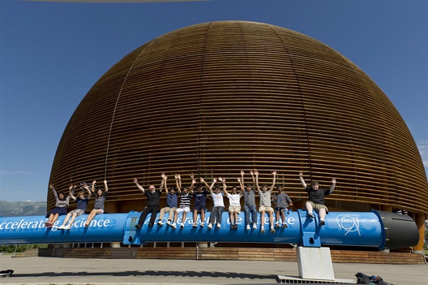 LHC به روایت تصویر LHC به روایت تصویر