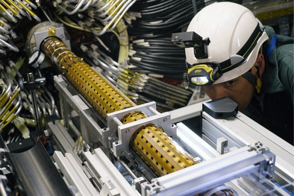 LHC به روایت تصویر LHC به روایت تصویر