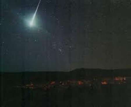 برخورد شهاب سنگ در مناطق اشتهارد و نظرآباد