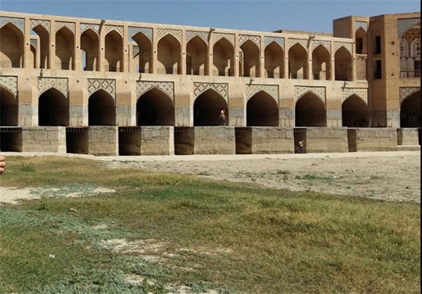 آقای وزیر، آیا انتقال آب خوزستان تنها برای شرب است؟!