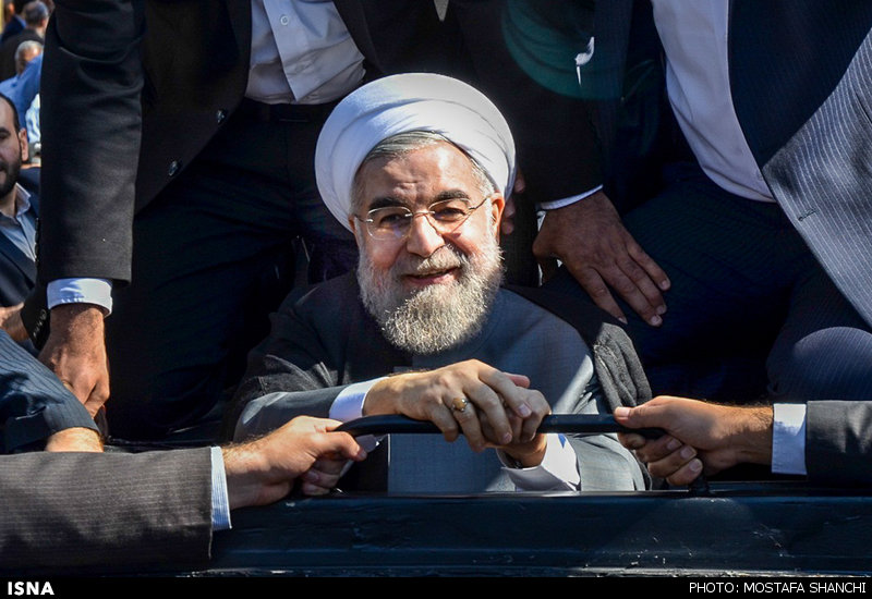 روحانی: چه کسی از رفع تحریم‌ها ناراحت است؟ / رضایت نمی دهم کالای مورد نیاز مردم به خاطر تحریم، گران وارد شود/ هیچکس حق ندارد از جیب مردم شعار بدهد