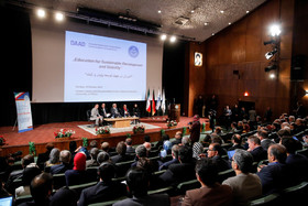 حاشیه‌های حضور اشتاین‌مایر در دانشگاه تهران