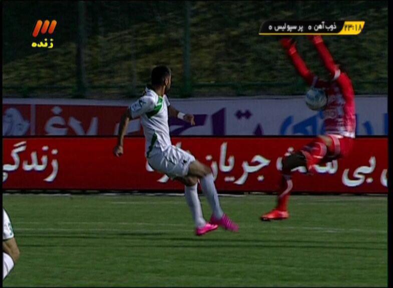 ذوب آهن 2 - 0 پرسپولیس / داور پرسپولیس را حذف کرد!
