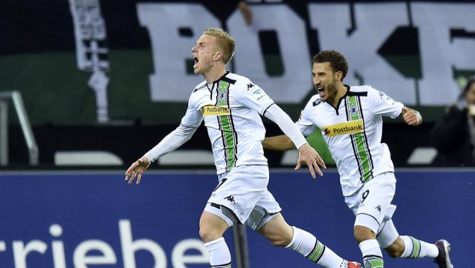 هفته پانزدهم بوندسلیگا / مونشن گلادباخ 3-1 بایرن (+عکس / جدول) هفته پانزدهم بوندسلیگا / مونشن گلادباخ 3-1 بایرن (+عکس / جدول)