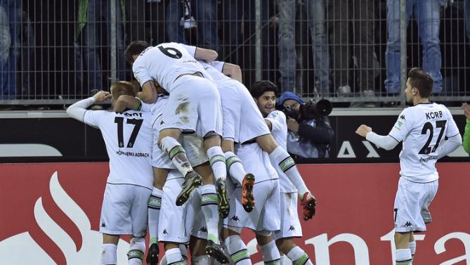 هفته پانزدهم بوندسلیگا / مونشن گلادباخ 3-1 بایرن (+عکس / جدول) هفته پانزدهم بوندسلیگا / مونشن گلادباخ 3-1 بایرن (+عکس / جدول)