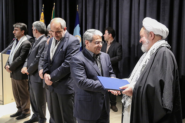 تقدیر نماینده ولی فقیه در سپاه از مدیران بانک سپه تقدیر نماینده ولی فقیه در سپاه از مدیران بانک سپه