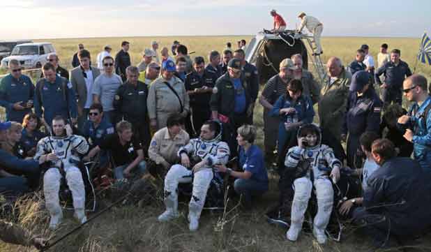 بازگشت ۳ فضانورد ناسا به زمین