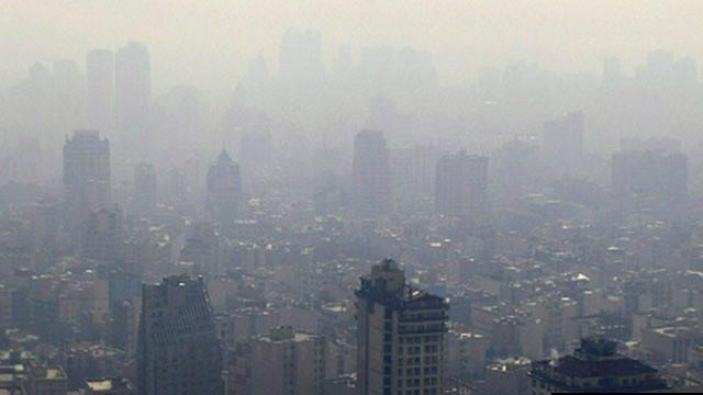 هوای تهران  آلوده برای همه افراد / دلیل عدم تعطیلی مدارس و تشکیل کمیته اضطرار آلودگی هوا چه بود؟