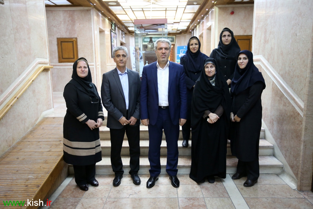 دیدار نوروزی مدیرعامل سازمان منطقه آزاد کیش با کارکنان ادارات