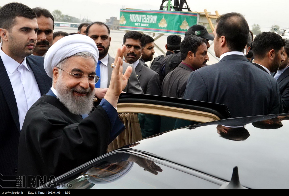 ورود روحانی به اسلام آباد پاکستان (عکس)