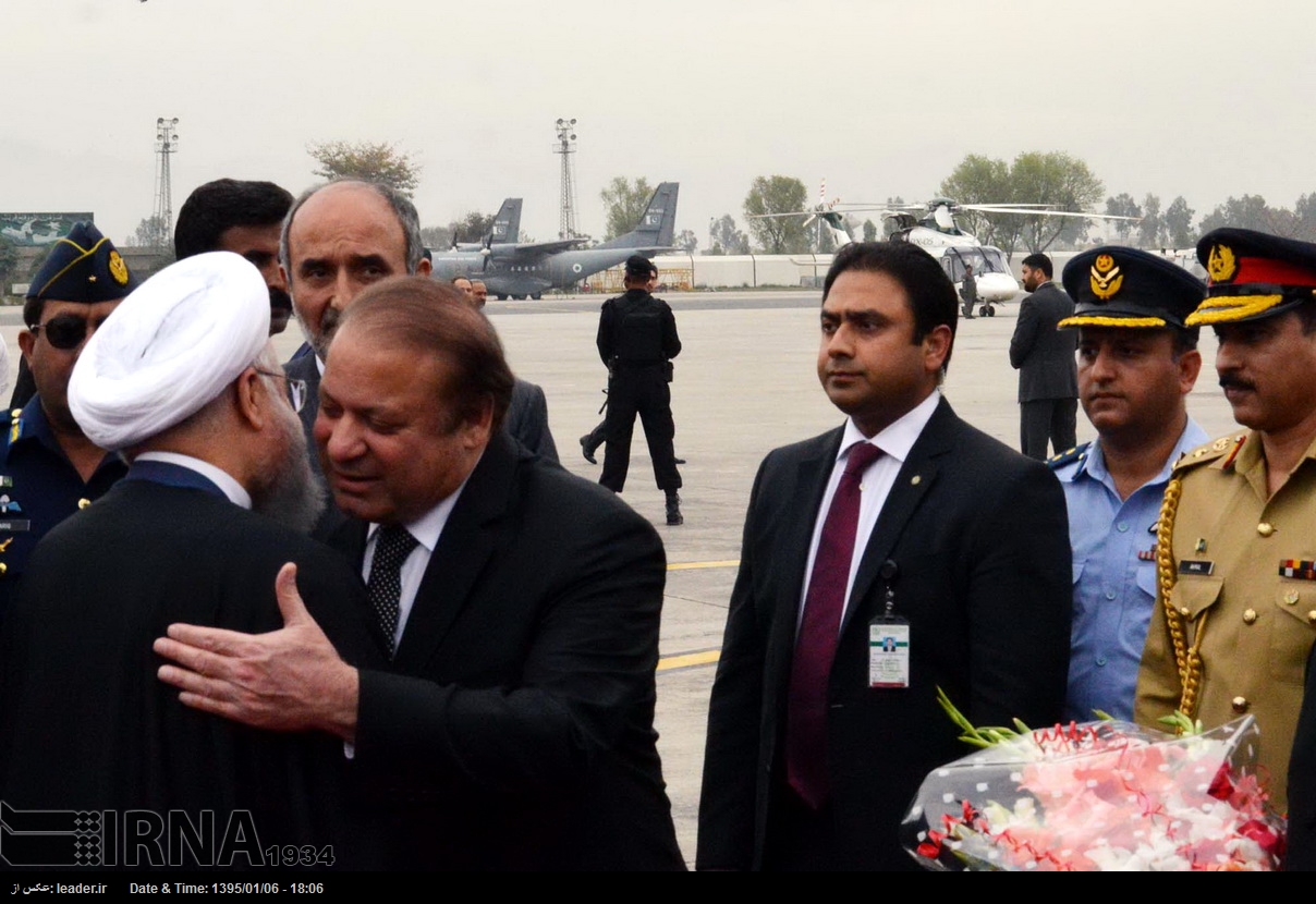 ورود روحانی به اسلام آباد پاکستان (عکس)