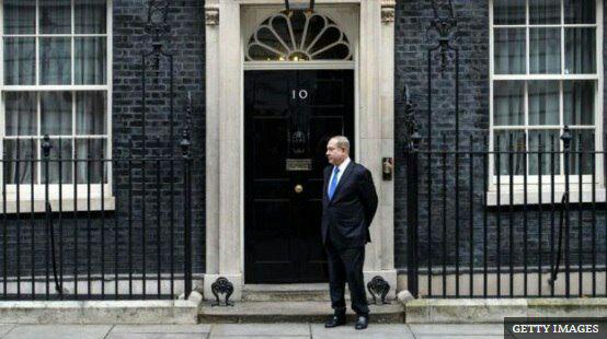 نتانیاهو منتظر در پشت در نخست وزیری انگلیس (عکس)