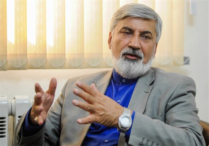 عضو موتلفه: تنها چراغ روشن اصولگرایان در انتخابات جبهه مردمی است/ برخی دوستان  قالیباف رای برای انتخابات پیشنهاد کرده اند