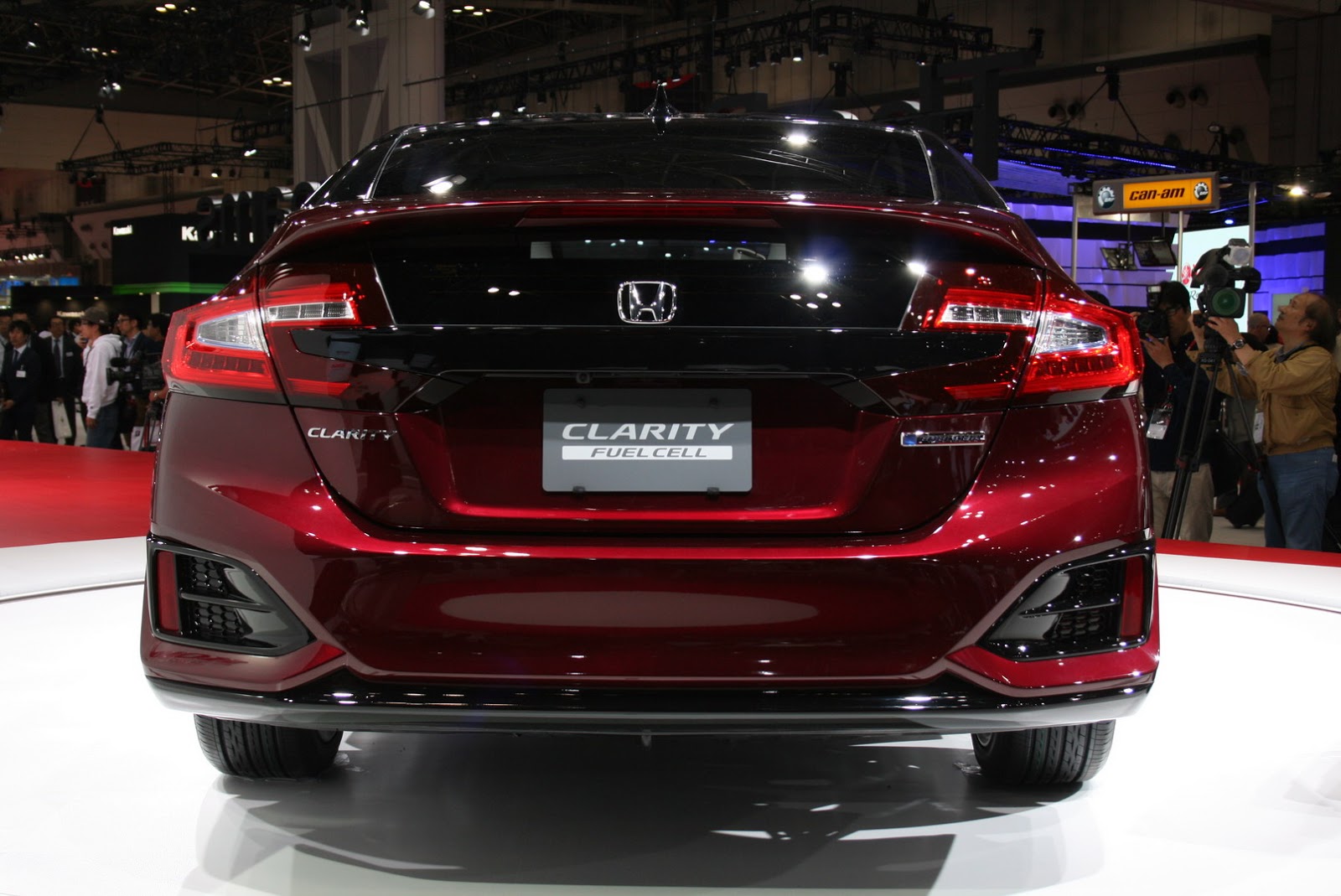 جنگ هیدروژنیها: تویوتا میرای در برابر هوندا کلاریتی جنگ هیدروژنیها: تویوتا میرای در برابر هوندا کلاریتی