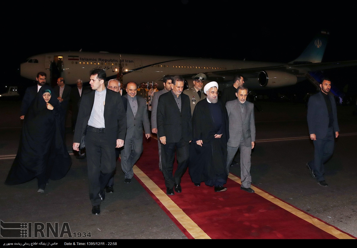 بازگشت روحانی به تهران (+عکس)
