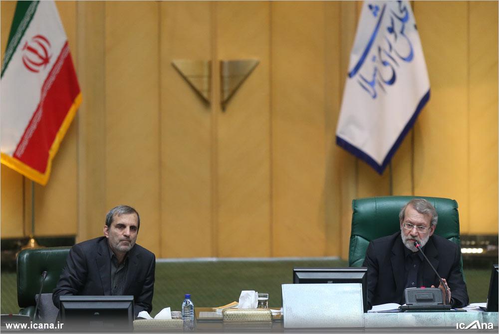 انتقاد شدید لاریجانی: شما چرا به شورای نگهبان چیزی نمیگویید؟ لابد میترسید صلاحیت آقایان را رد کند/ دریافتیهای آنان از مجلس مشخص است؛ بنابراین آنقدر جانماز آب نکشند انتقاد شدید لاریجانی: شما چرا به شورای نگهبان چیزی نمیگویید؟ لابد میترسید صلاحیت آقایان را رد کند/ دریافتیهای آنان از مجلس مشخص است؛ بنابراین آنقدر جانماز آب نکشند