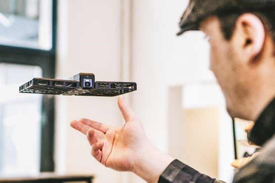 با این پهپاد کوچک سلفی بگیرید! با این پهپاد کوچک سلفی بگیرید!