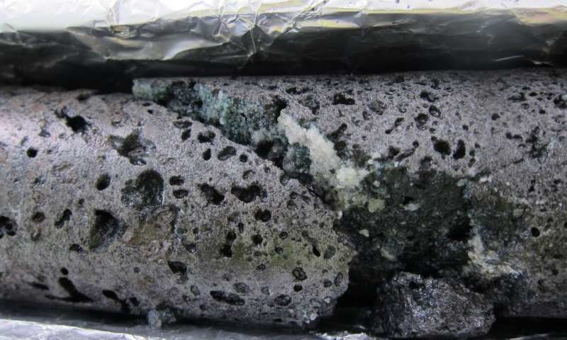 تبدیل دیاکسیدکرین به سنگ محقق شد تبدیل دیاکسیدکرین به سنگ محقق شد