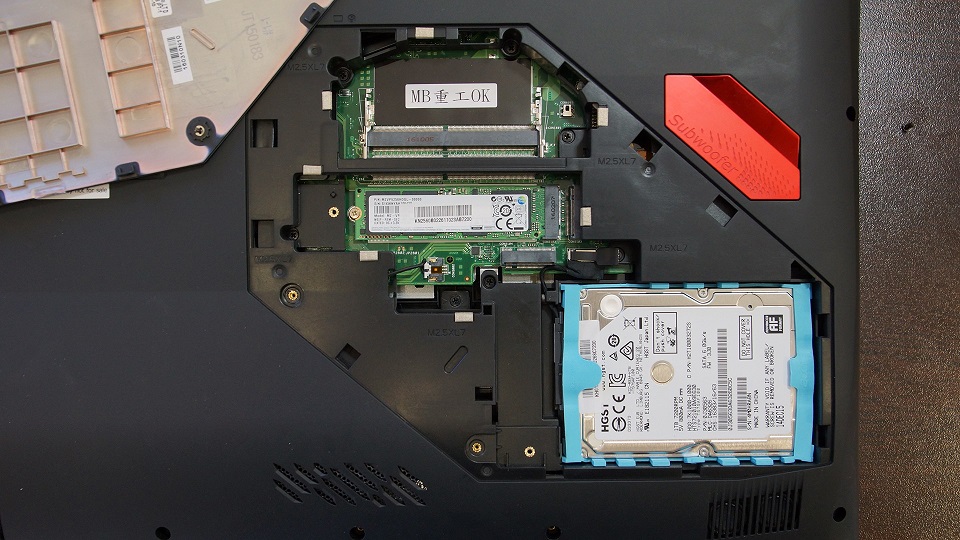 نگاه نزدیک به مادربرد و قطعات ACER Predator X17