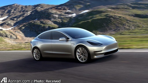 مدل 3 تسلا در انتظار ورود به سواحل بریتانیا