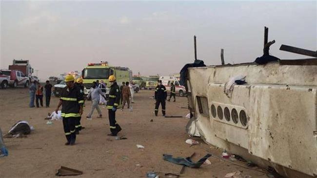 چند کشته و زخمی در تصادف اتوبوس در عربستان سعودی (+عکس)