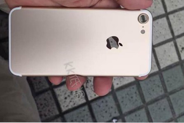 تصویر جدیدی منتسب به آیفون 7 اپل فاش شد