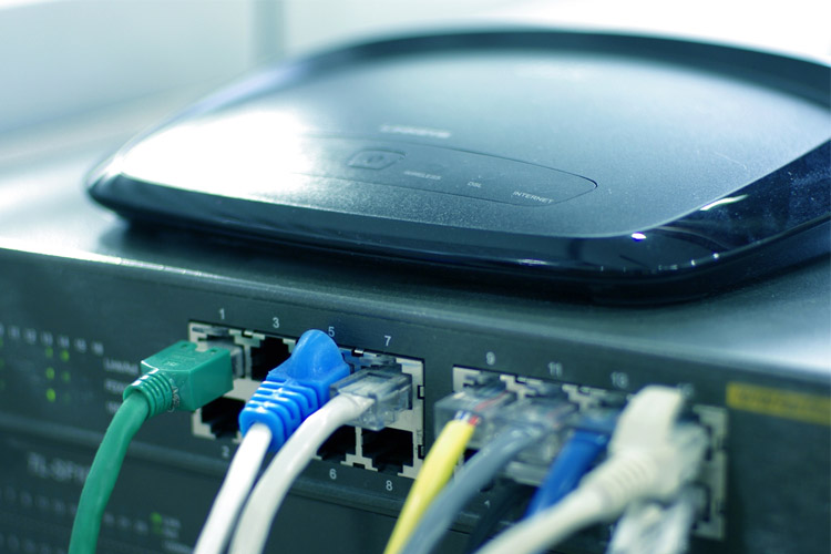 چگونه مودم و شبکه خانگی خود را ایمن تر کنیم؟ چگونه مودم و شبکه خانگی خود را ایمن تر کنیم؟