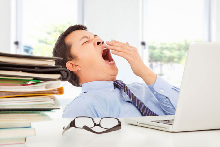 چرا خمیازه میکشیم؟ چرا خمیازه میکشیم؟